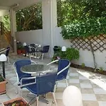 Διαμέρισμα Pefki Studios *