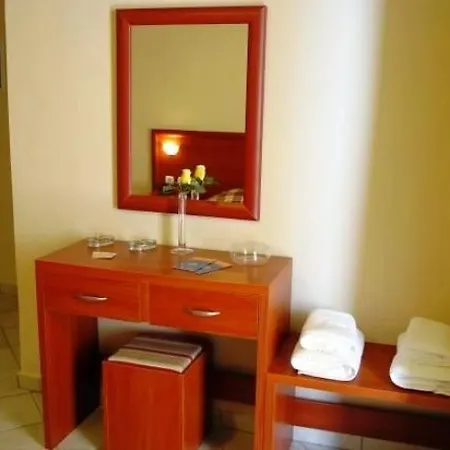 Pefki Studios Apartment