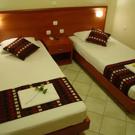 Pefki Studios * Pefki (Evia)