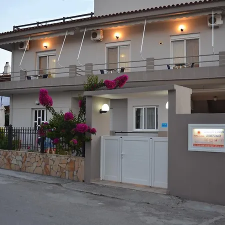 Pefki Studios * Pefki (Evia)