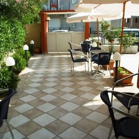 Pefki Studios Apartment *