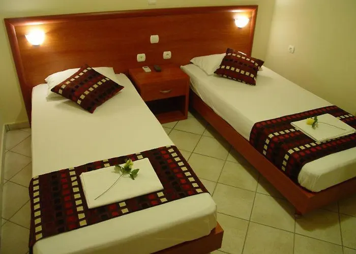 Pefki Studios * Pefki (Evia)